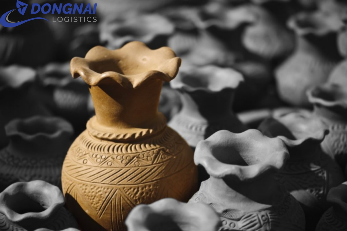 Gửi Sản Phẩm Gốm Sứ Việt Nam Sang Pháp – Giữ Hồn Nghề Truyền Thống