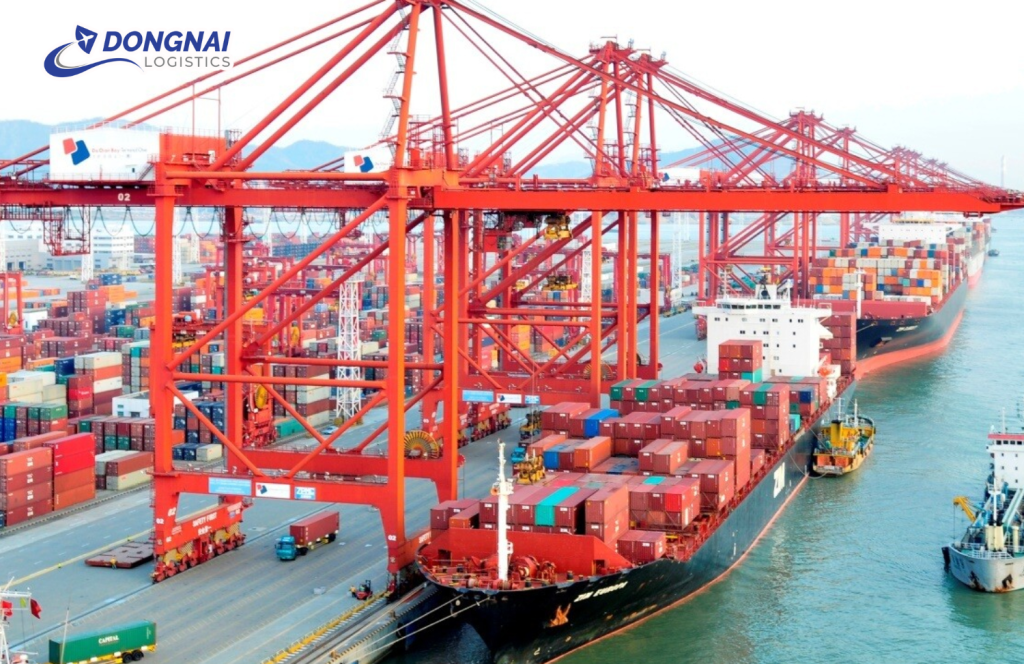 Phân tích vai trò của các cảng trung chuyển trong thương mại toàn cầu