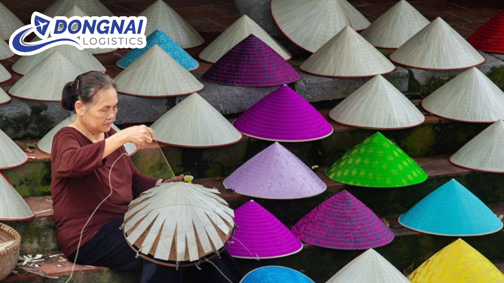 VIETNAMESE CONICAL HATS FROM HANOI TO GERMANY VIETNAMESE CONICAL HATS FROM HANOI TO GERMANY