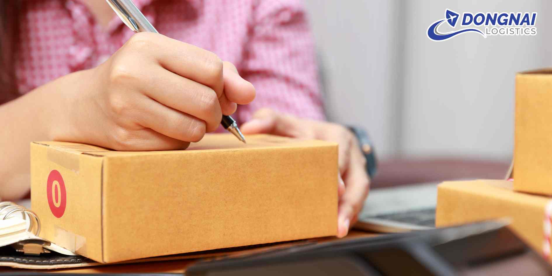 Dịch vụ chuyển phát nhanh hàng hóa đi Hà Lan uy tín – Giải pháp toàn diện từ Đồng Nai Logistics