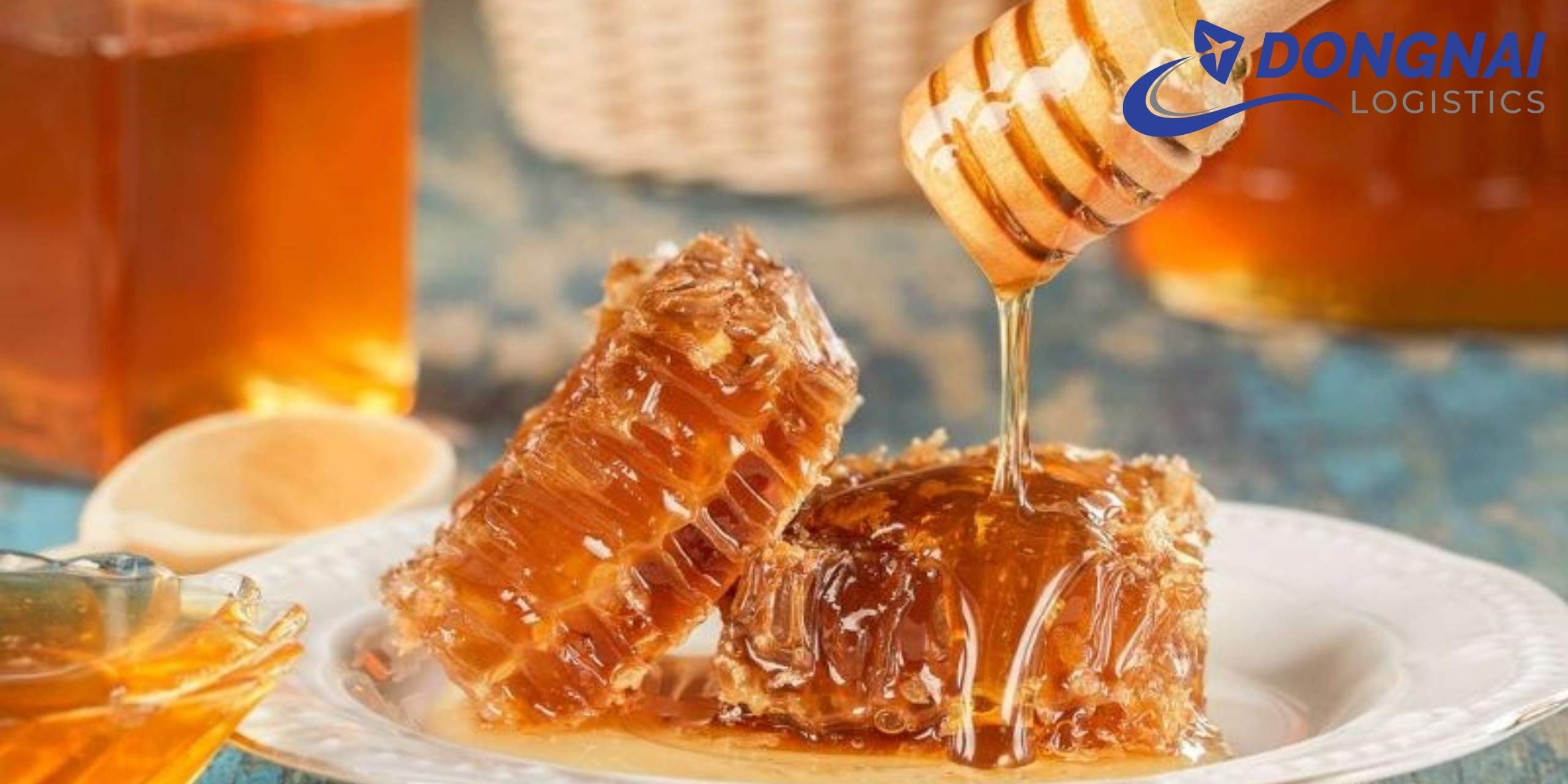 Gửi Mật Ong Rừng Nguyên Chất Từ Đồng Nai Đi Ba Lan – Dịch Vụ Uy Tín, An Toàn, Bao Trọn Gói Cùng Đồng Nai Logistics