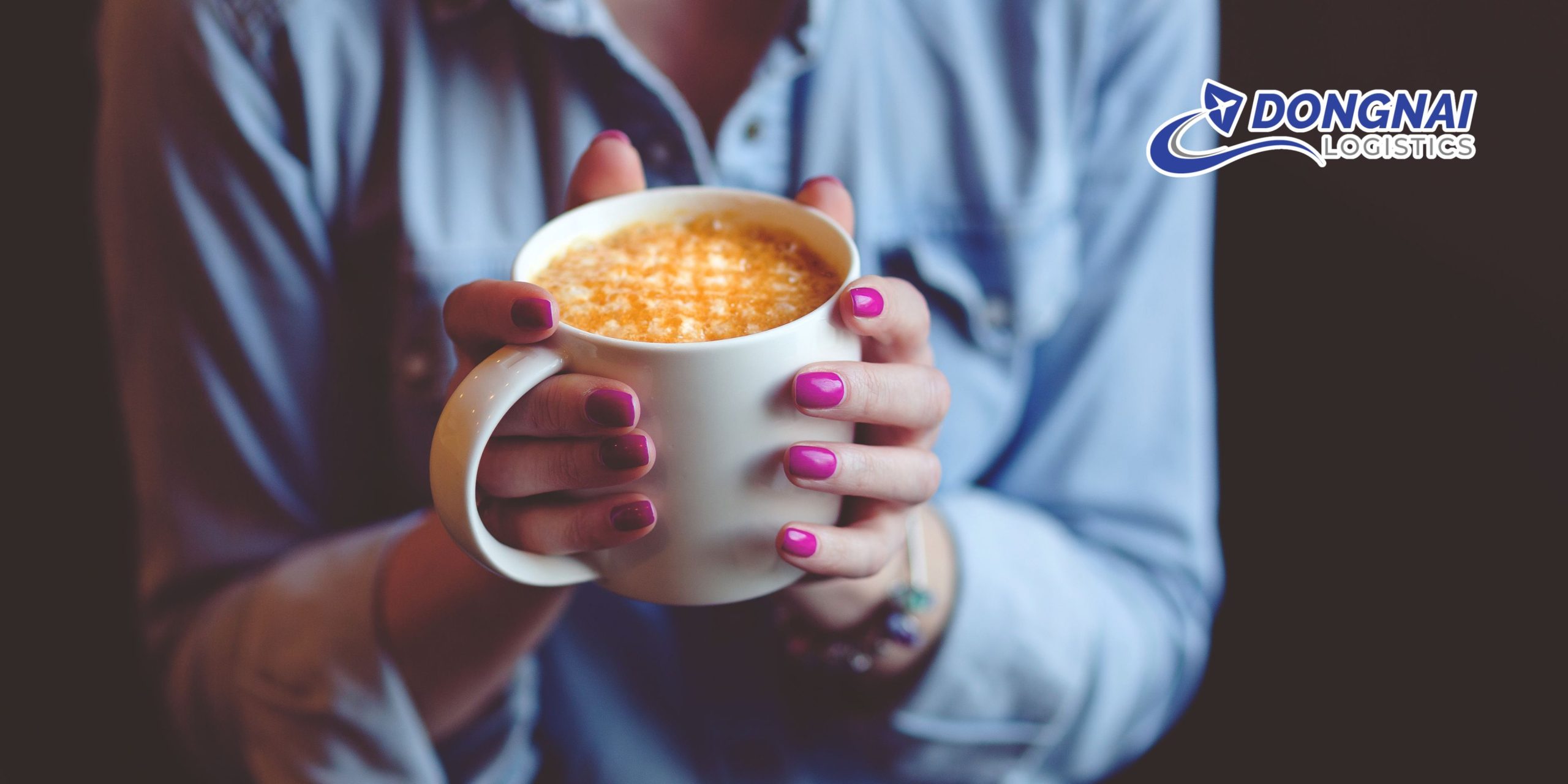 VẬN CHUYỂN LY SỨ QUÀ TẶNG ĐI CHÂU ÂU – GIẢI PHÁP AN TOÀN & CHUYÊN NGHIỆP CÙNG DONGNAI LOGISTICS