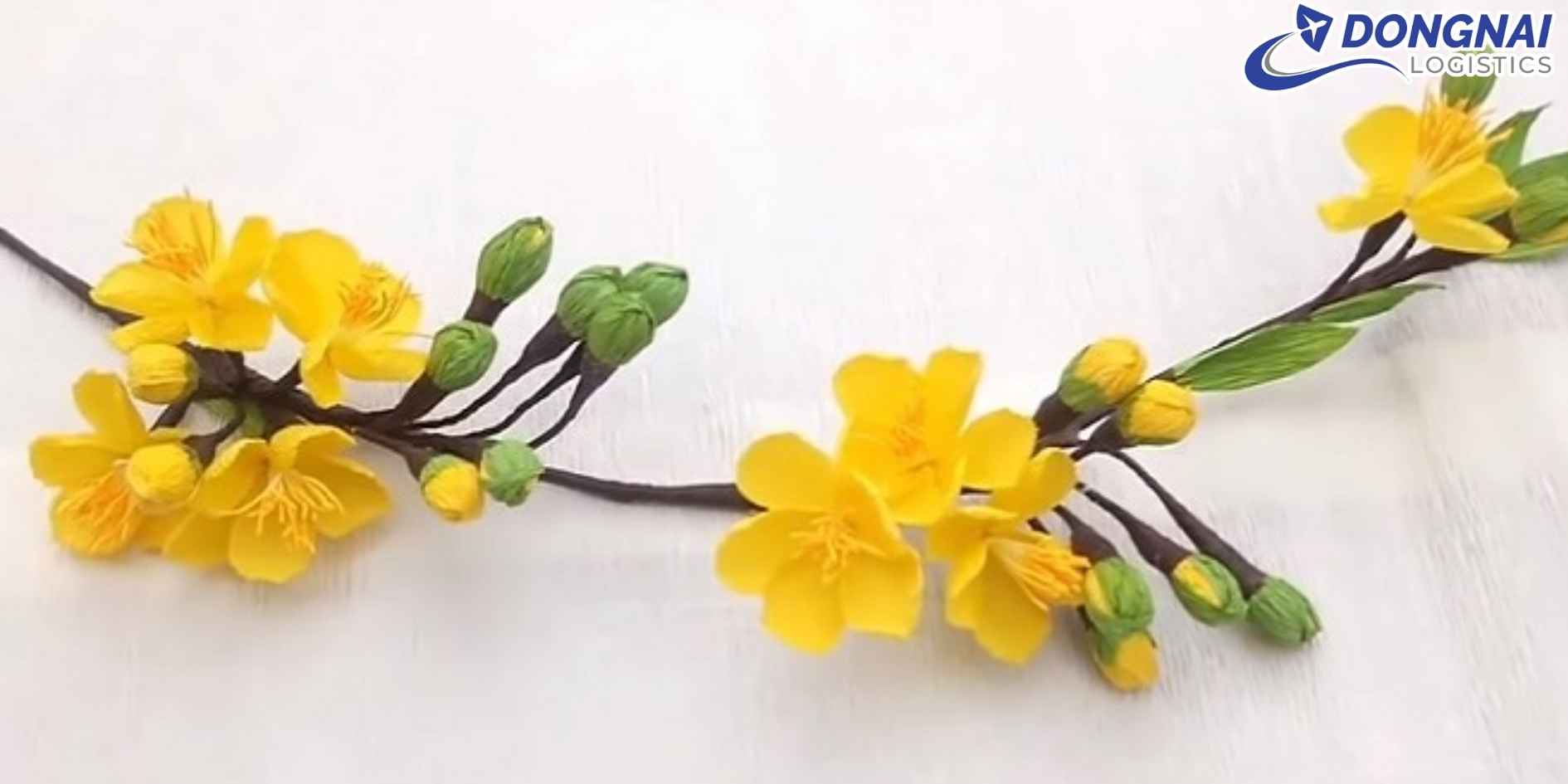 Vận Chuyển Hoa Mai Giả Cao Cấp Sang Pháp - Trang Hoàng Không Gian Tết Việt