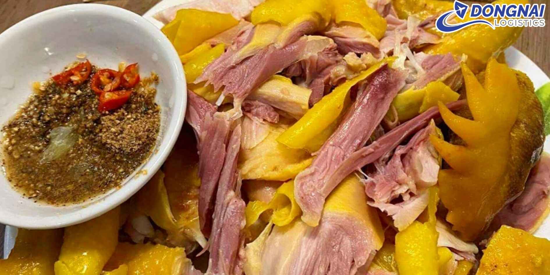 Vận Chuyển Gà Ủ Muối Hoa Tiêu Từ Hà Nội Vào TP.HCM – Giữ Trọn Độ Mềm Thịt