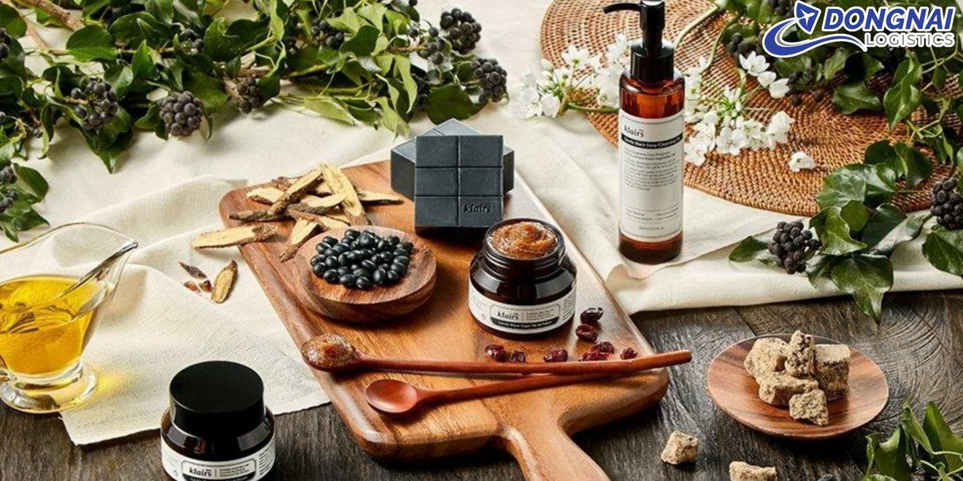 Vận Chuyển Mỹ Phẩm Thuần Chay Sản Xuất Tại Việt Nam Sang Đức – Đảm Bảo Tiêu Chuẩn Đóng Gói Và Kiểm Định