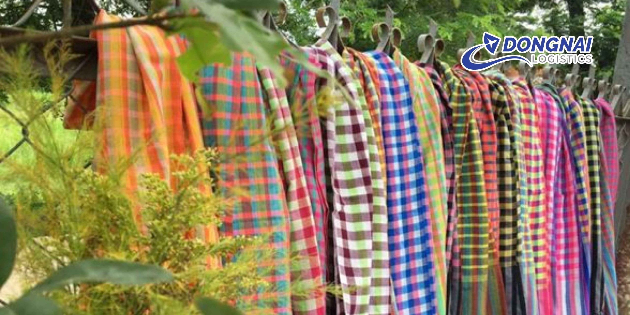 Vận Chuyển Khăn Rằn Đi Mỹ – Những Điều Cần Biết Trước Khi Gửi