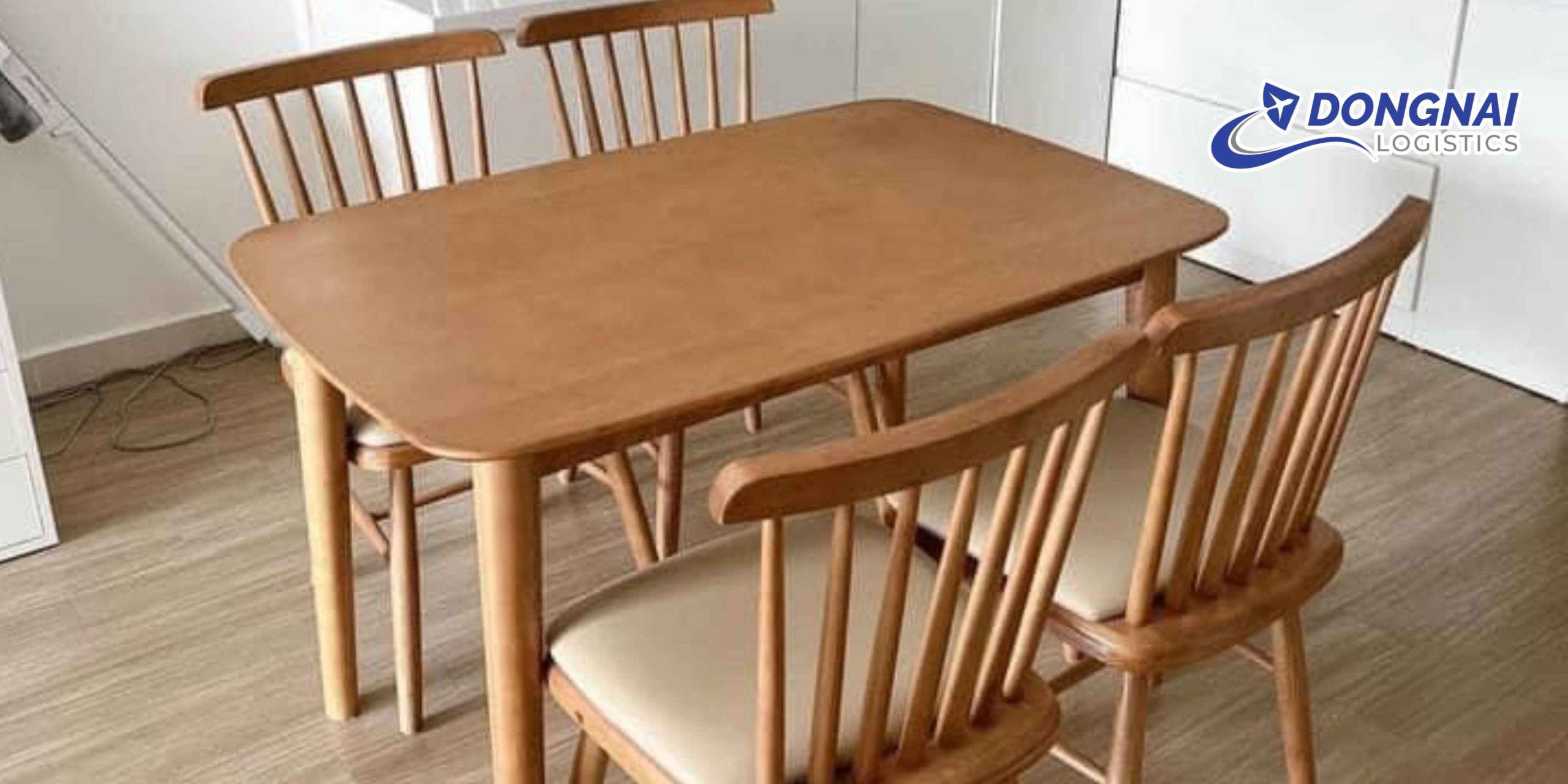 Vận Chuyển Bàn Ghế Gỗ Từ Biên Hòa Lên Đà Nẵng – An Toàn, Nguyên Vẹn Cùng DongNai Logistics