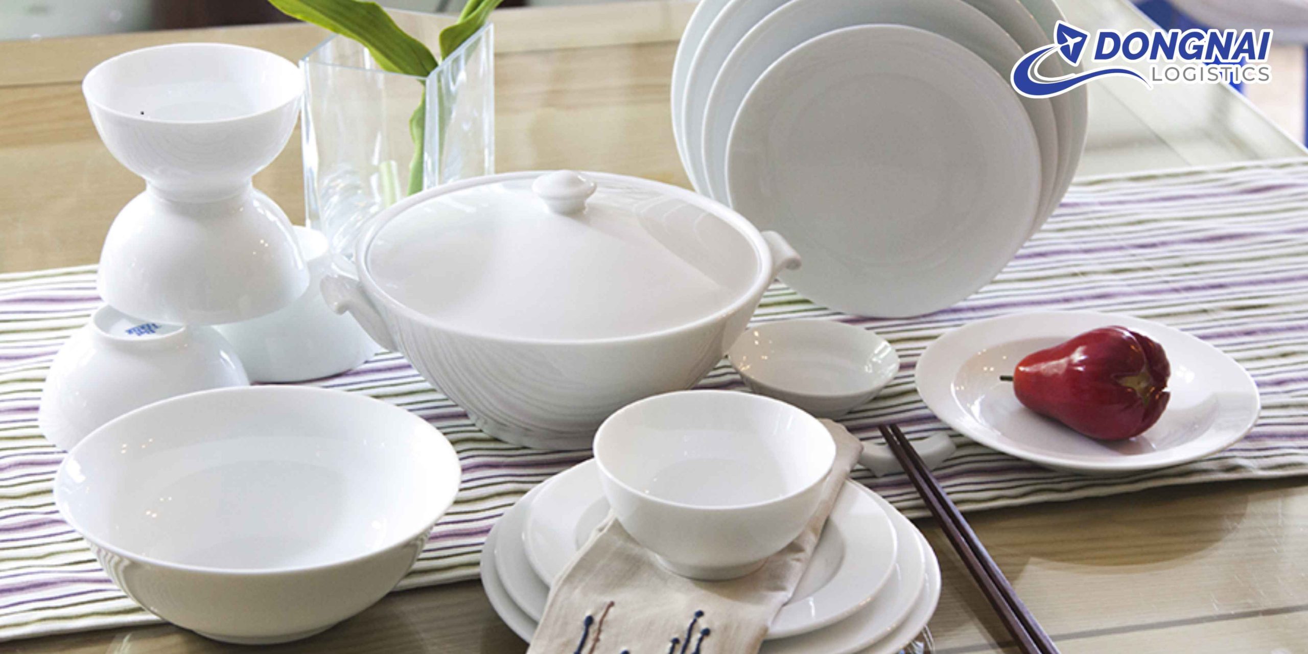 GỬI CHÉN BÁT SỨ TỪ HÀ NỘI VÀO SÀI GÒN – AN TOÀN, CHỐNG VỠ CÙNG DONGNAI LOGISTICS