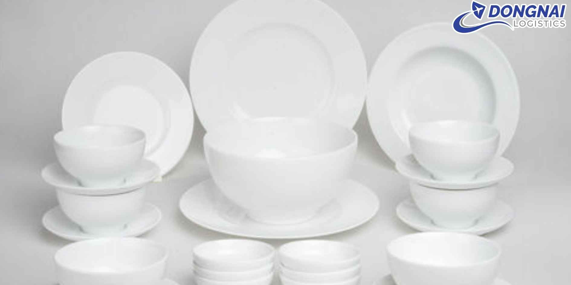 Vận Chuyển Bộ Chén Đĩa Sứ Trắng Sang Pháp – Giữ Trọn Độ Bóng Và Màu Sắc