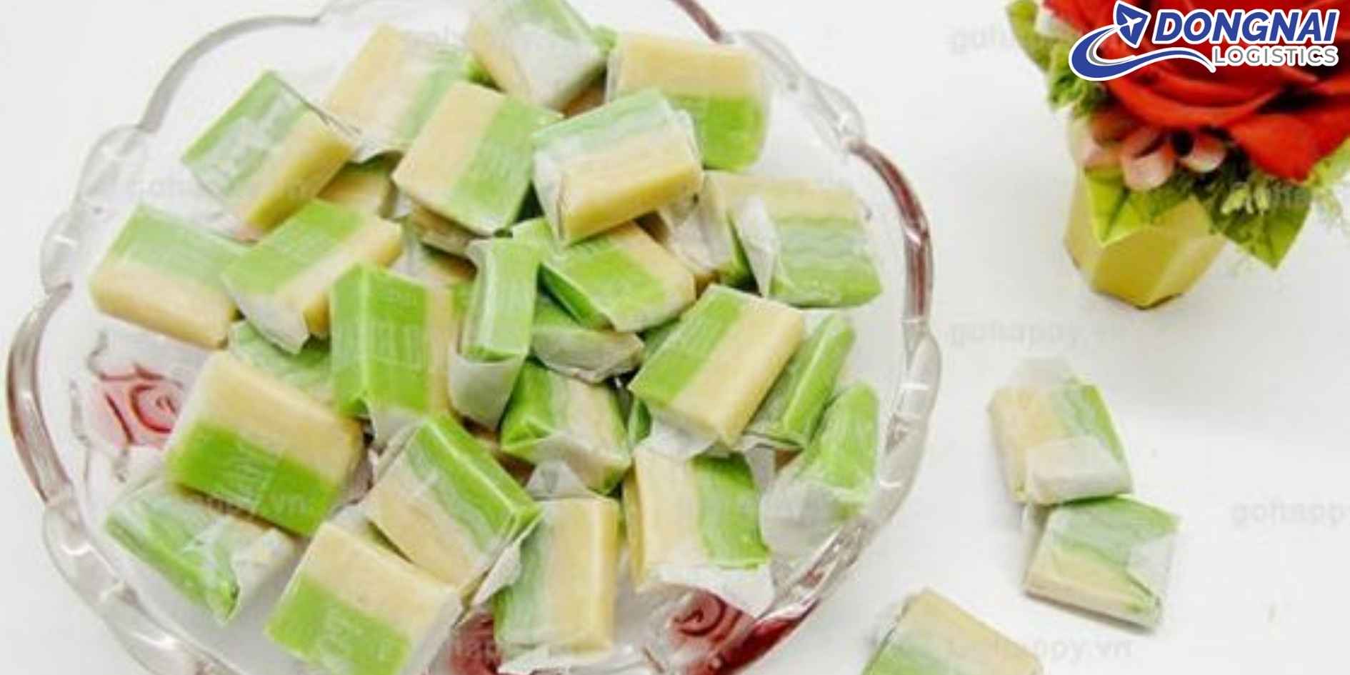 Vận Chuyển Kẹo Dừa Bến Tre Đóng Hộp Sang Anh – Ngọt Lành, Giữ Nguyên Hương Vị