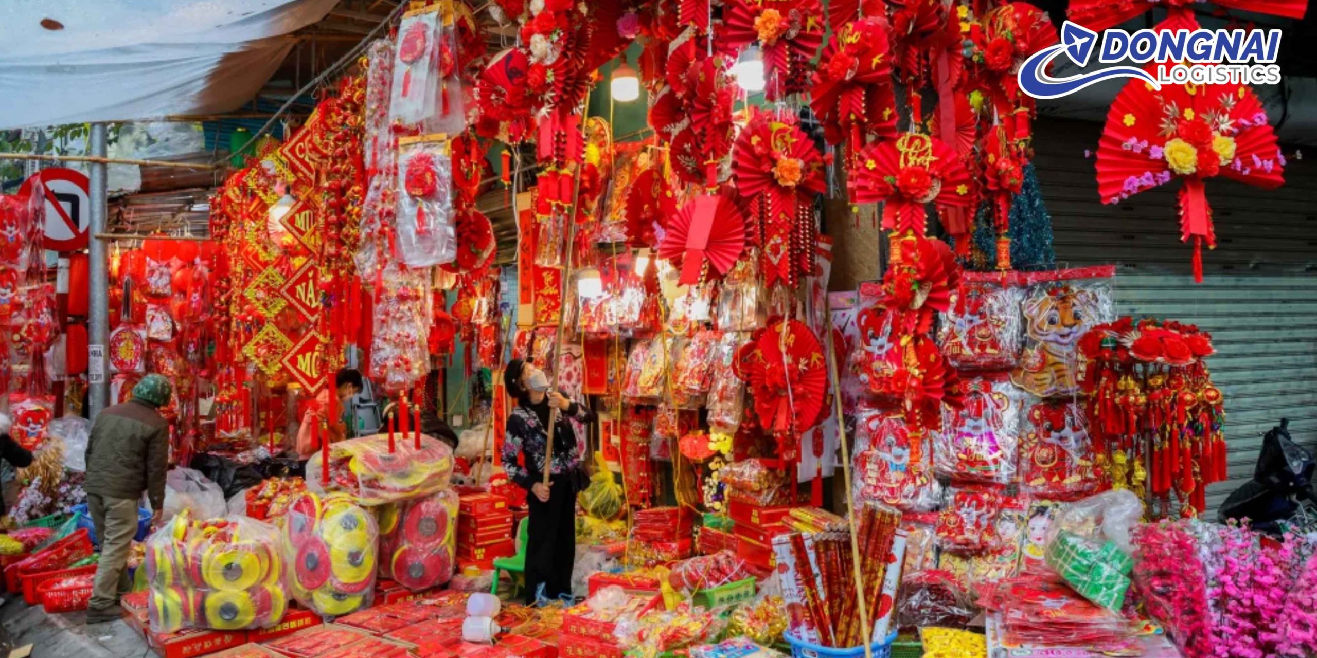 Gửi Đồ Trang Trí Tết Từ TP.HCM Đi Huế – An Toàn, Nguyên Vẹn Cùng DongNai Logistics