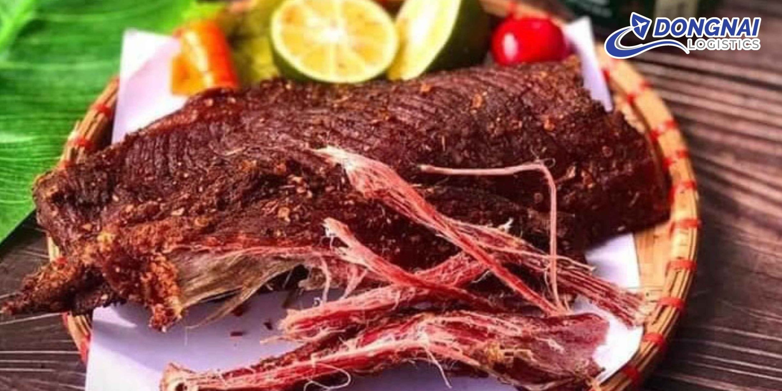 Gửi Thịt Trâu Gác Bếp Từ Tây Bắc Vào Miền Nam Dịp Tết An Toàn Cùng DongNai Logistics
