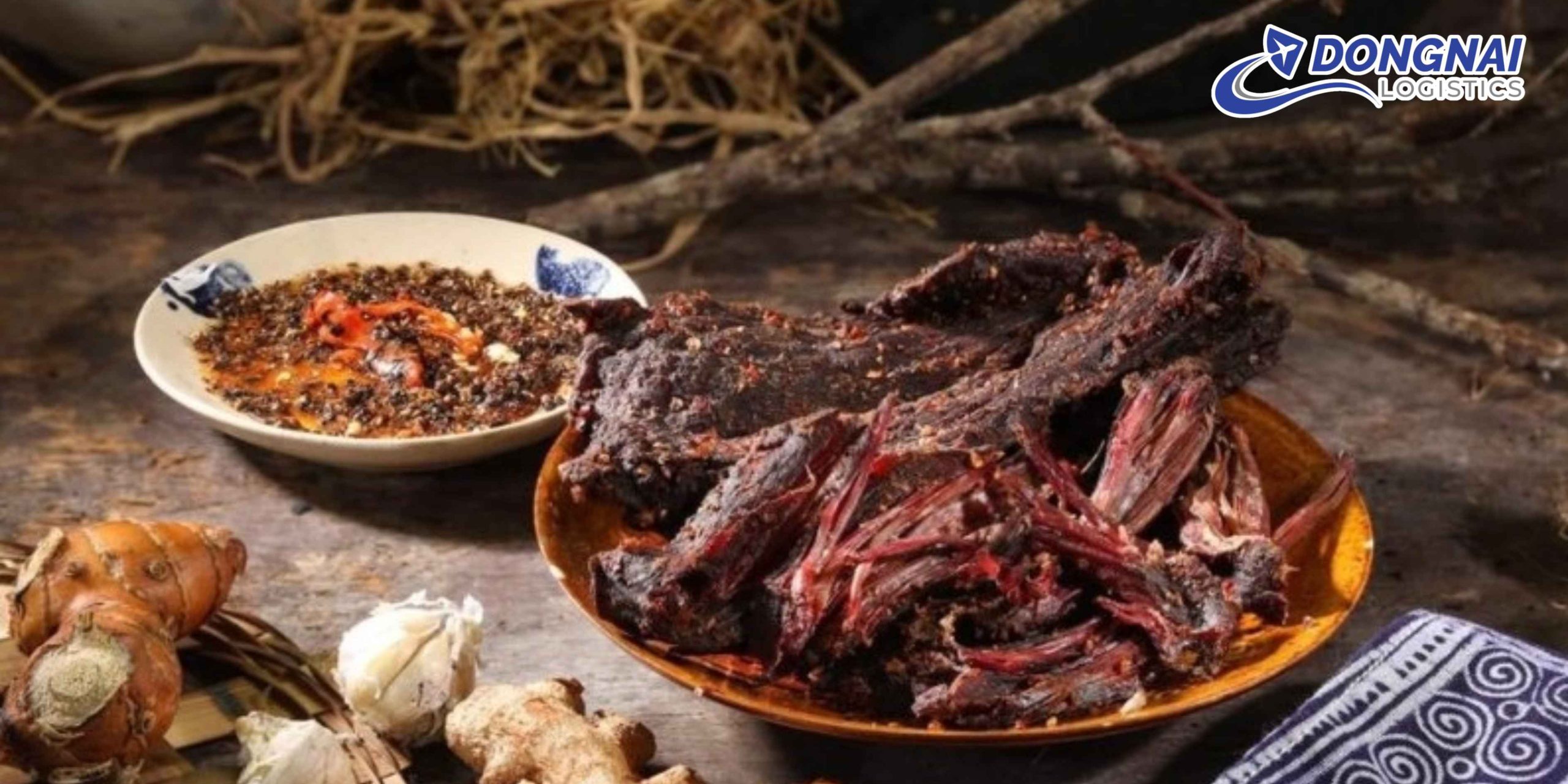 Gửi Thịt Trâu Gác Bếp Từ Hà Giang Về TP.HCM Dịp Tết – An Toàn, Nhanh Chóng Cùng DongNai Logistics