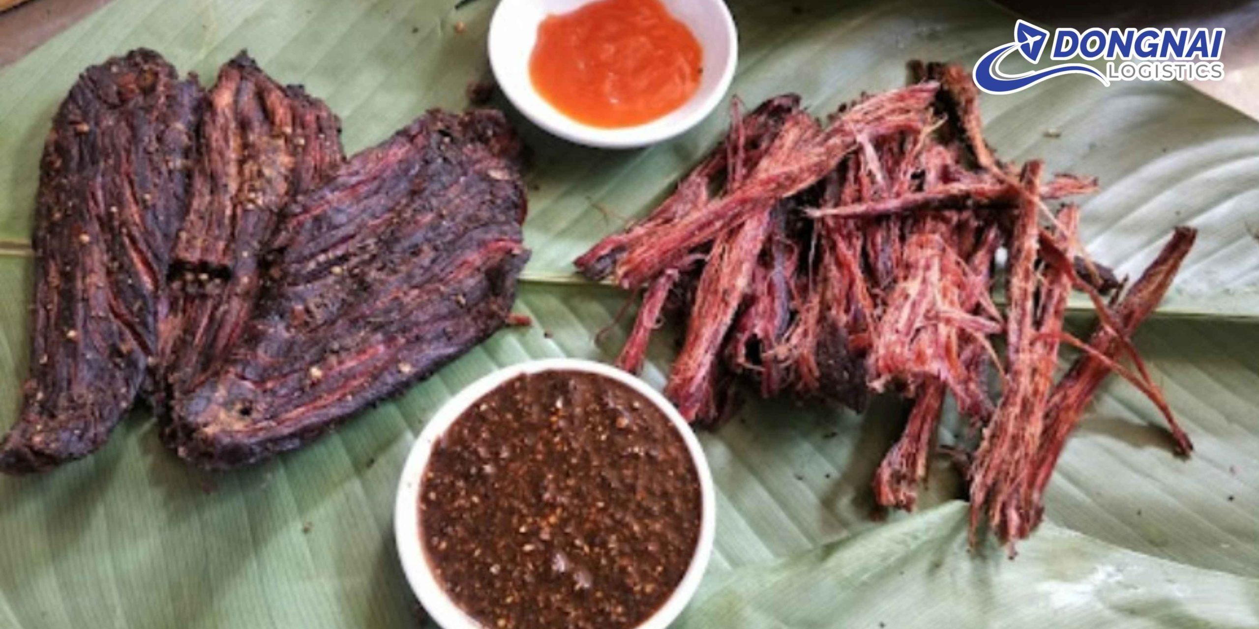 Gửi Thịt Trâu Gác Bếp Từ Hà Giang Về TP.HCM Dịp Tết – An Toàn, Nhanh Chóng Cùng DongNai Logistics