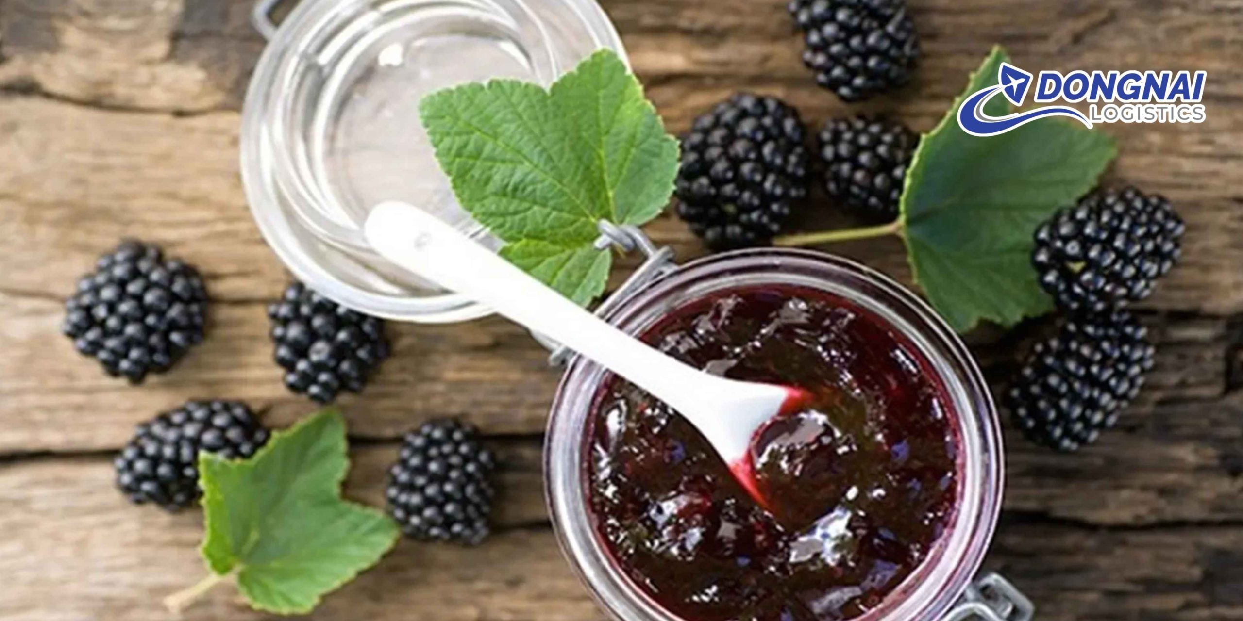 Gửi Mứt Dâu Tằm Tây Nguyên Vào TP.HCM – Kín, Sạch, Giữ Trọn Hương Vị Cùng DongNai Logistics