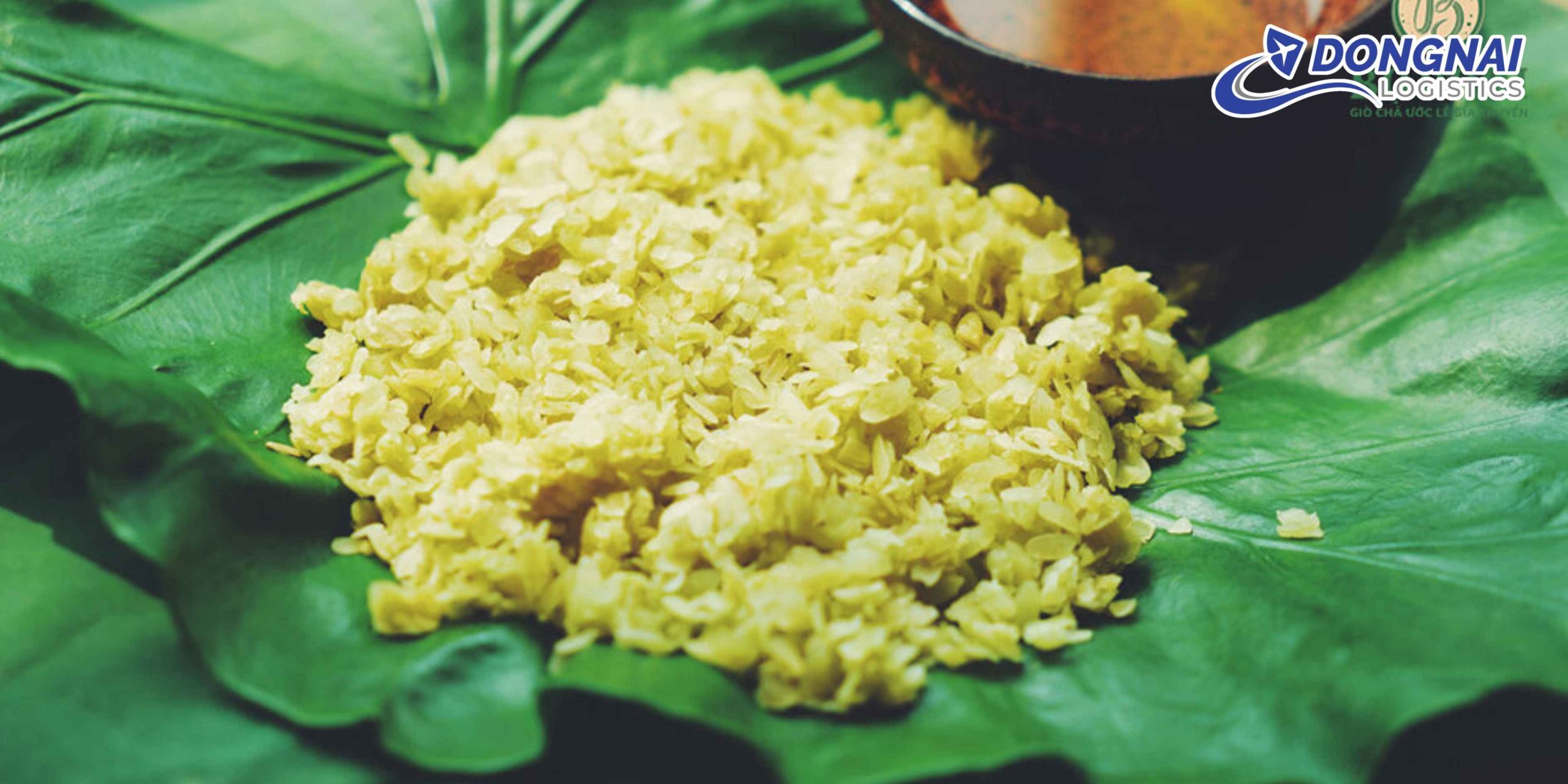 Gửi Cốm Hà Nội Vào TP.HCM – Giữ Trọn Hương Vị Truyền Thống Cùng DongNai Logistics