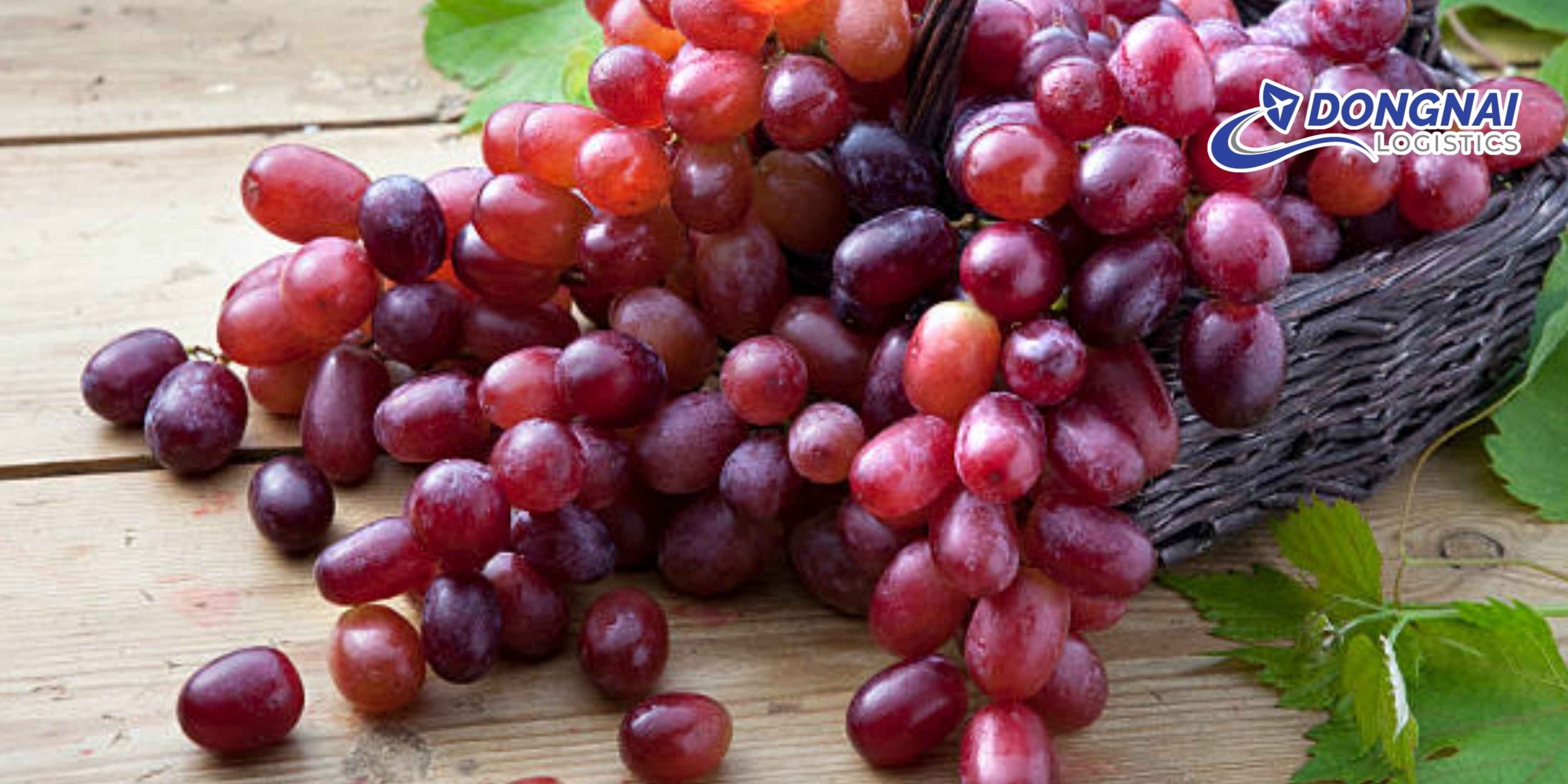 Gửi Nho Từ Việt Nam Sang Trung Quốc – Giữ Trọn Hương Vị Với DongNai Logistics