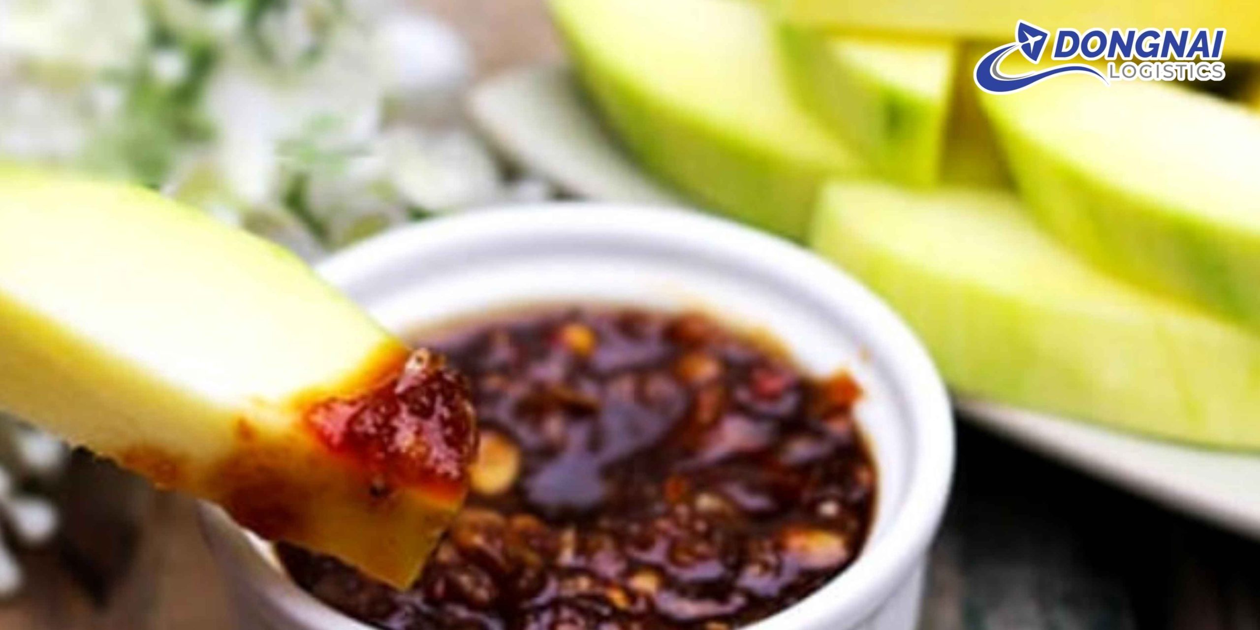 Gửi sốt chấm trái cây từ Tây Ninh vào Huế – Đóng gói kín, giao nhanh cùng DongNai Logistics