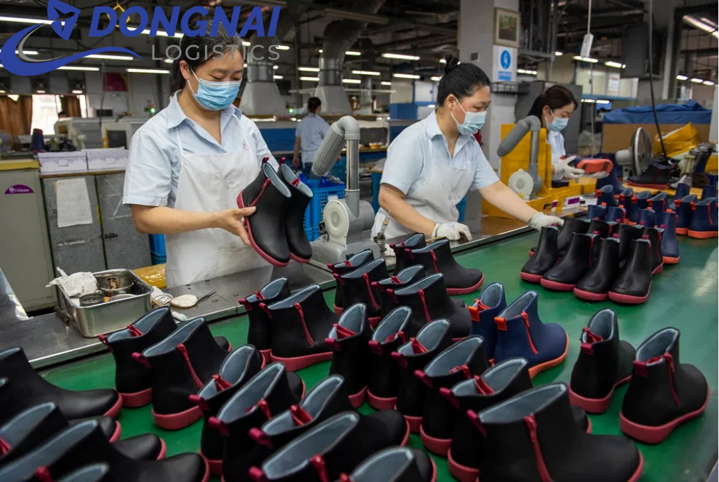 NHẬP KHẨU NGUYÊN LIỆU DỆT MAY, DA GIÀY TỪ TRUNG QUỐC VỀ ĐỒNG NAI